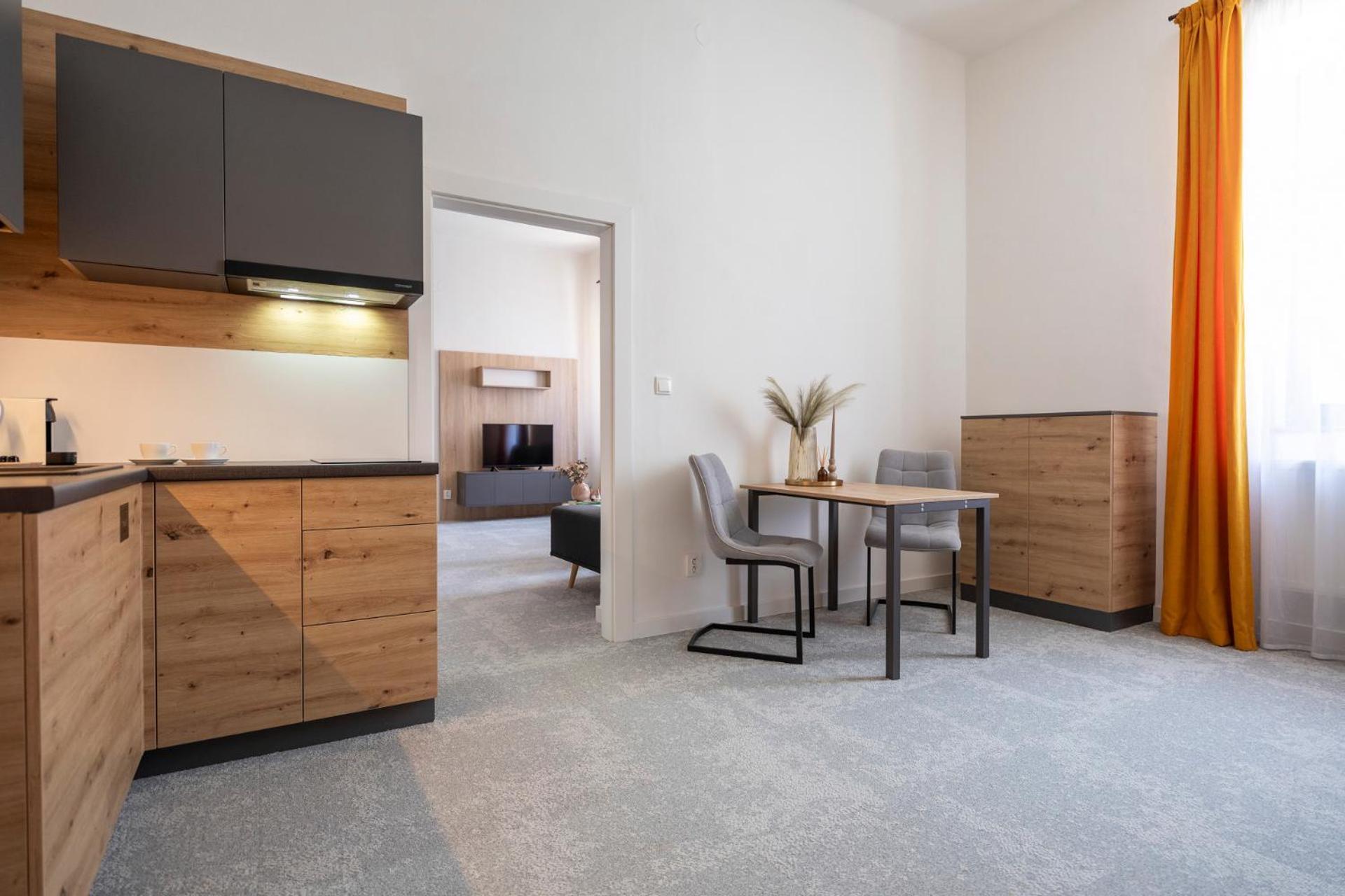 Alure Residences 10 - 24H Self Check-In & Private Parking Next To The Apartment Building Included, City Center Right On Snp Square In A Quiet Passage, New Building, Best Deal In Town Банска бистрица Екстериор снимка