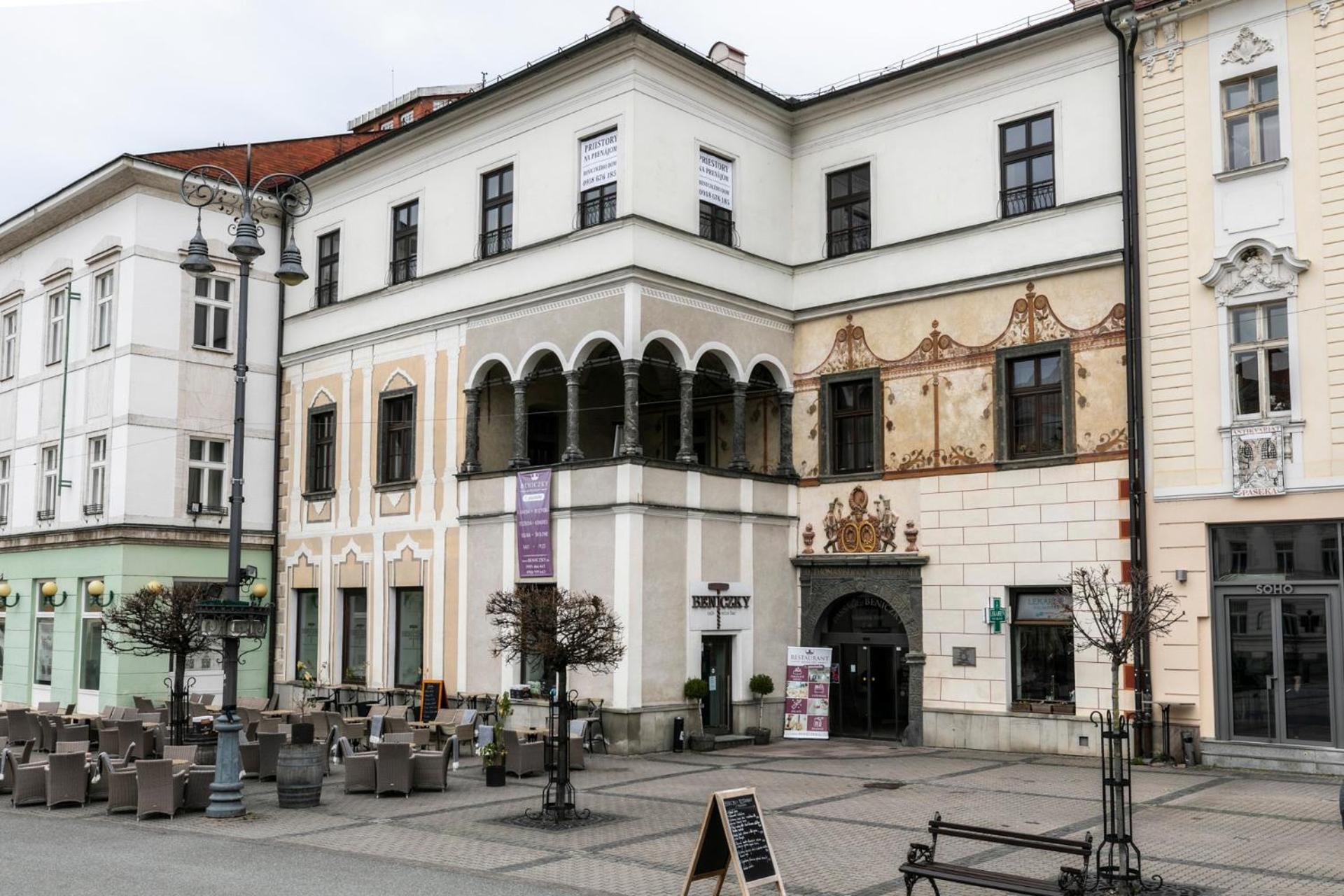 Alure Residences 10 - 24H Self Check-In & Private Parking Next To The Apartment Building Included, City Center Right On Snp Square In A Quiet Passage, New Building, Best Deal In Town Банска бистрица Екстериор снимка